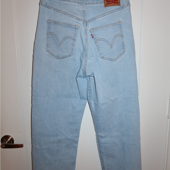 Levi’s Ribcage Straight Ankle Jeans - Picture 5 of 5